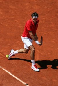 federer playing backhand